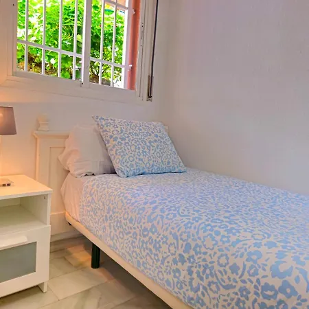 Fran Coastal Elegance Stylish With Sea Views And Seasonal Pool, Large Terrace By Namaste Elite Torremolinos