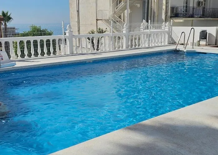 Fran Coastal Elegance Stylish With Sea Views And Seasonal Pool, Large Terrace By Namaste Elite Lägenhet