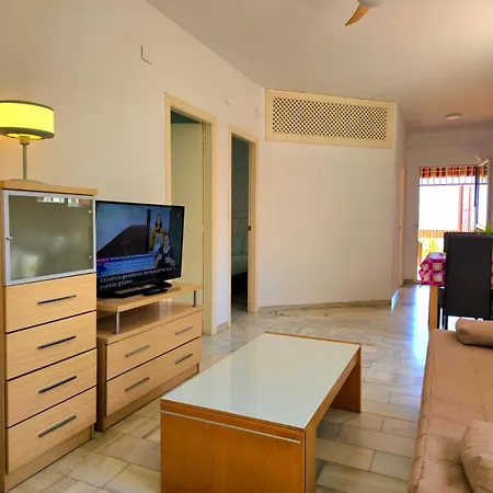 Fran Coastal Elegance Stylish With Sea Views And Seasonal Pool, Large Terrace By Namaste Elite Torremolinos