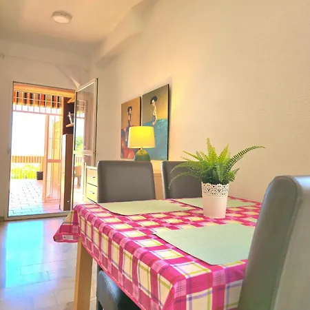 Fran Coastal Elegance Stylish With Sea Views, Large Terrace