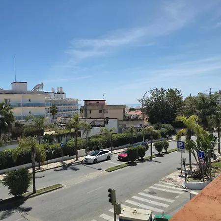 Fran Coastal Elegance Stylish With Sea Views And Seasonal Pool, Large Terrace By Namaste Elite Apartment Torremolinos