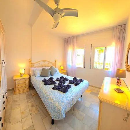 Fran Coastal Elegance Stylish With Sea Views, Large Terrace Apartment