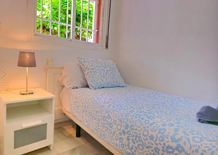 Fran Coastal Elegance Stylish With Sea Views And Seasonal Pool, Large Terrace By Namaste Elite Torremolinos