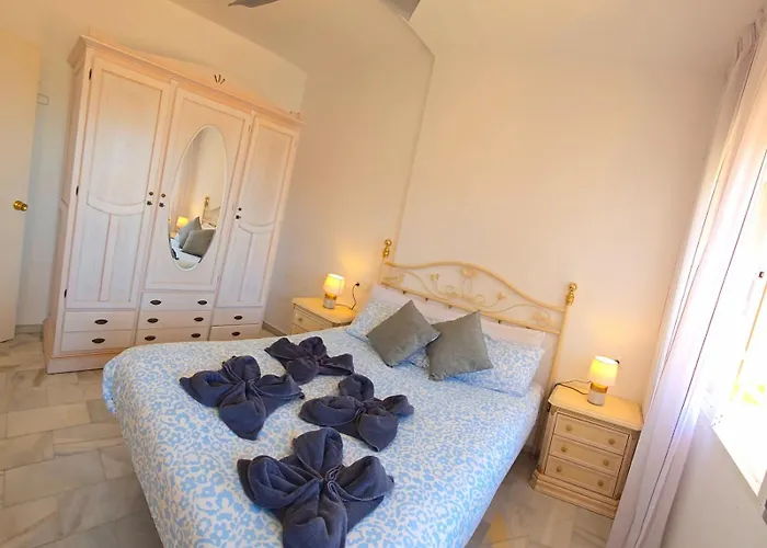 Lejlighed Fran Coastal Elegance Stylish With Sea Views And Seasonal Pool, Large Terrace By Namaste Elite *