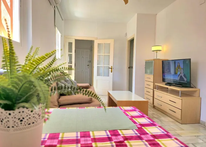 Apartment Fran Coastal Elegance Stylish With Sea Views And Seasonal Pool, Large Terrace By Namaste Elite Torremolinos