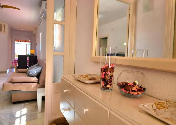 Fran Coastal Elegance Stylish With Sea Views And Seasonal Pool, Large Terrace By Namaste Elite Torremolinos