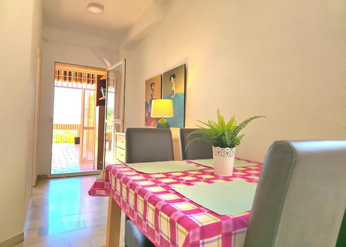 Fran Coastal Elegance Stylish With Sea Views And Seasonal Pool, Large Terrace By Namaste Elite