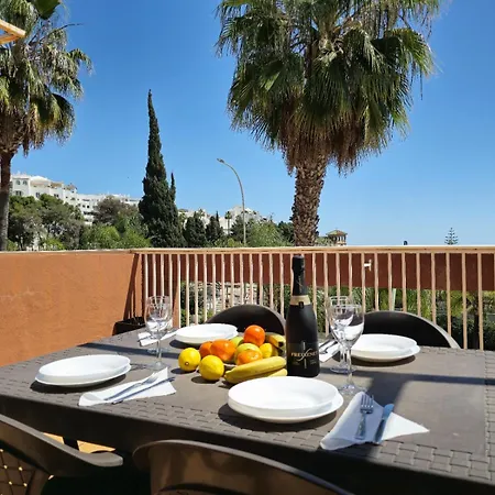 Fran Coastal Elegance Stylish With Sea Views And Seasonal Pool, Large Terrace By Namaste Elite Torremolinos