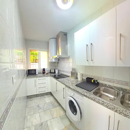 Lejlighed Fran Coastal Elegance Stylish With Sea Views And Seasonal Pool, Large Terrace By Namaste Elite