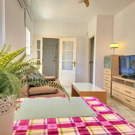 Lejlighed Fran Coastal Elegance Stylish With Sea Views And Seasonal Pool, Large Terrace By Namaste Elite Torremolinos