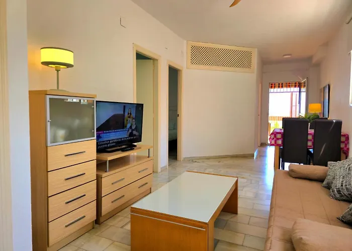 Fran Coastal Elegance Stylish With Sea Views And Seasonal Pool, Large Terrace By Namaste Elite Torremolinos