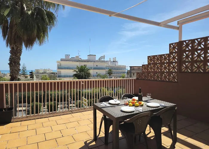Apartamento Fran Coastal Elegance Stylish With Sea Views And Seasonal Pool, Large Terrace By Namaste Elite Torremolinos